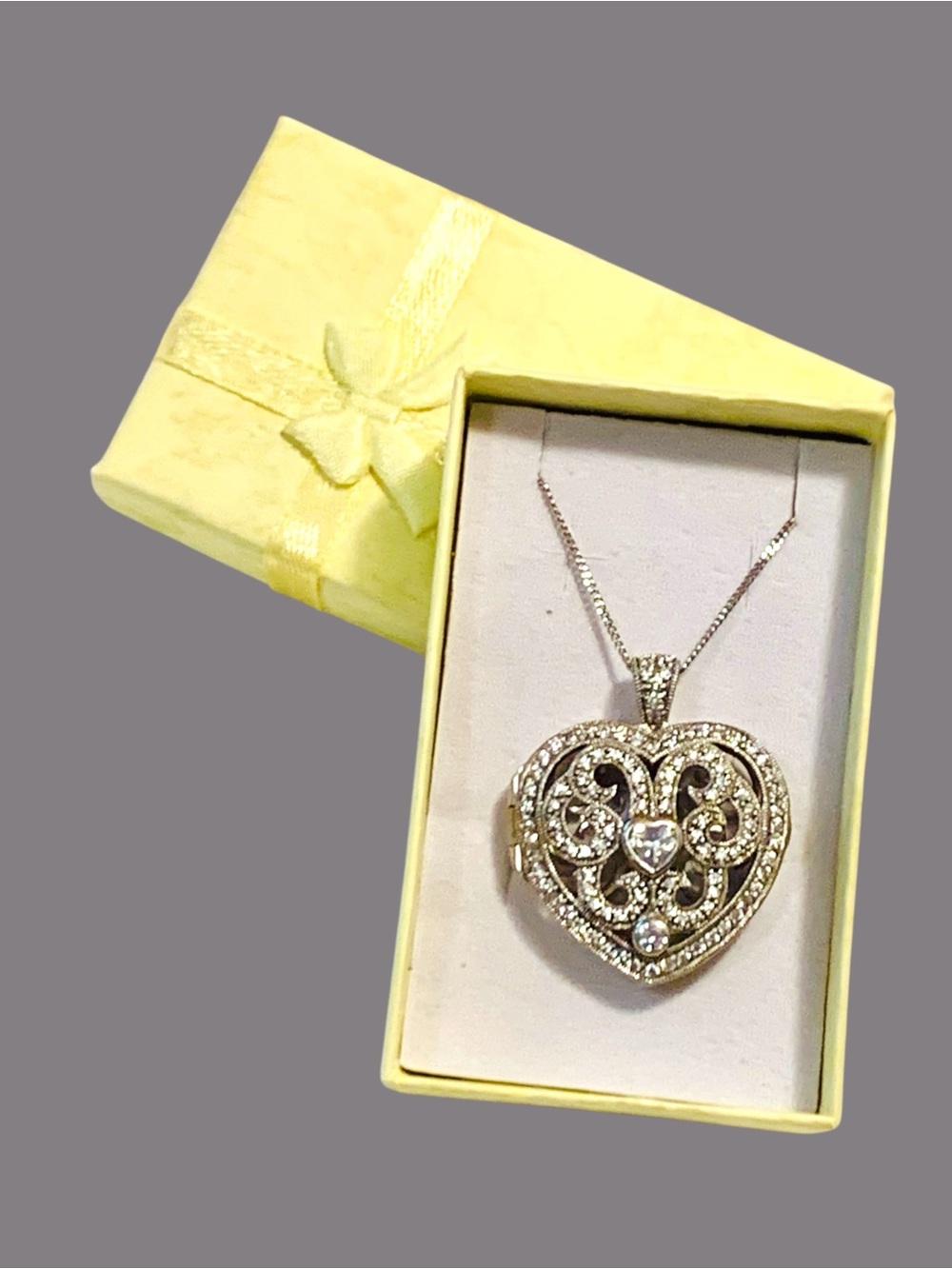 Vintage Sterling Heart Locket & Chain Crystal Accents With Appraisal
